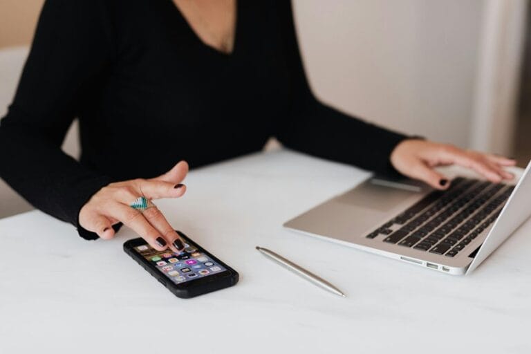 mobile ux enhances local seo